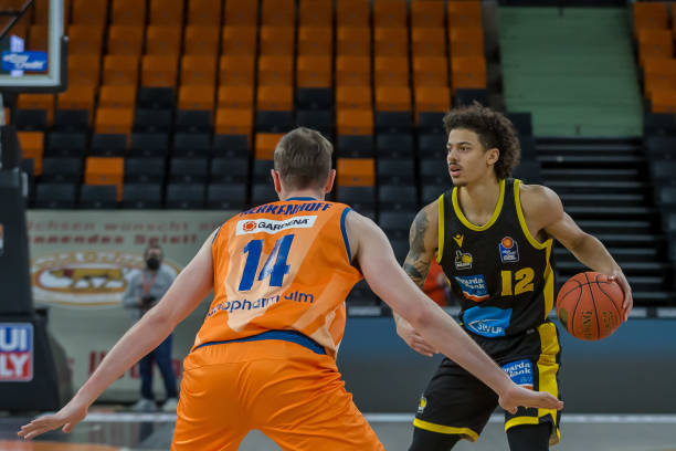 逼抢阵容 逼抢阵容