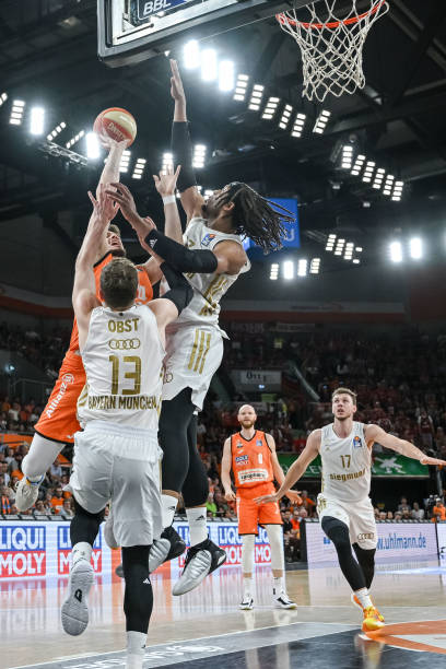 还能在禁区 还能在禁区